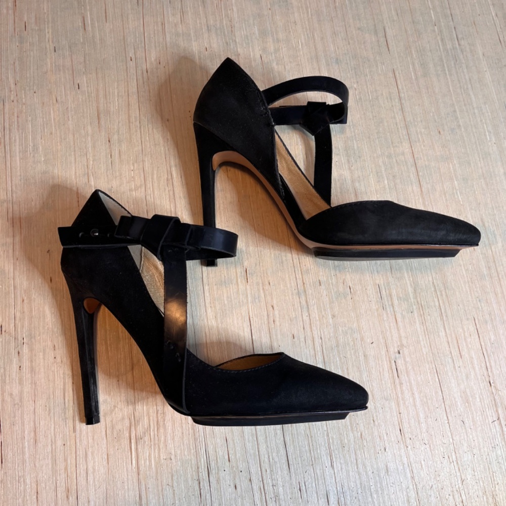 L.A.M.B. Kid Suede Pumps - Black (NWT)